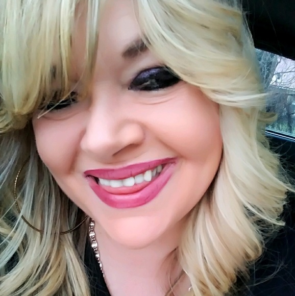 Meet your Posher, Michelle - Picture 1 of 1